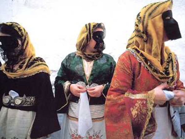 Греческие карнавальные костюмы и маски (Масленица в Скиру)