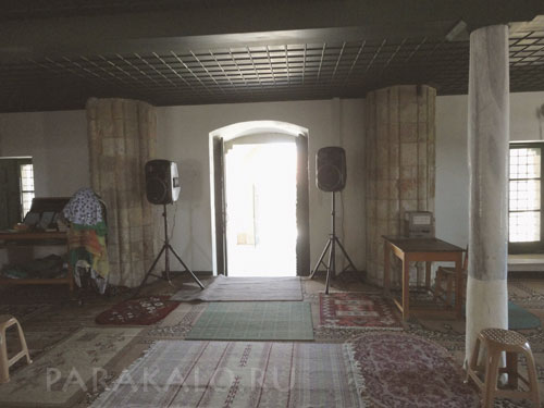 Фото выхода из мечети Хала Султан Текке на Кипре